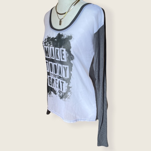 Lorimer NYC “Make Today Great” Gray/Wh long sleeve Top Size:Small petite - Picture 5 of 10